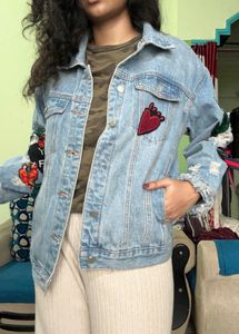 Denim Jacket with torn pattern💙