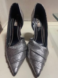 ZARA Mettalic Pointed Heels✨
