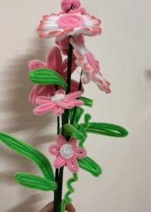 Pink daisy pipe cleaner flower bunch 🌸