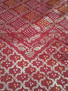 Bandhani saree foil print