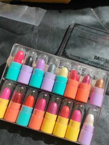 Lipstick And Eyeshadow Set