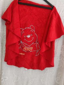 Winnie the Pooh Graphic Tee(cape)
