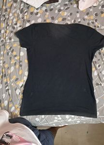 Women&#39;s Black T-shirt