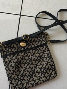 Tommy Hilfiger Crossbody Bag
