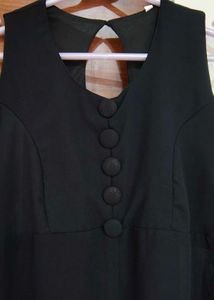 Black Sleeveless Kurti (Size 34)