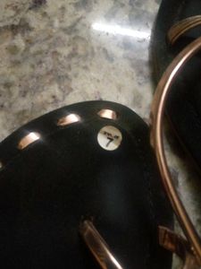 Cute Black &amp; Gold Flats