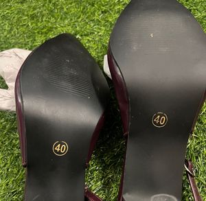 Elegant Maroon Heels with Bow Detail