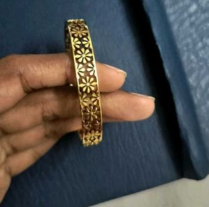 Anti Tarnish Floral Bangle Bracelet