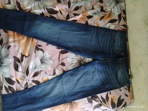Classic Blue Denim Jeans – Size 30