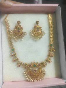 Matte Finish Neckset