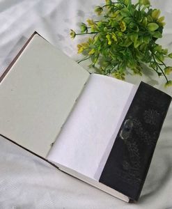 Antique Drawing Notebook 📝