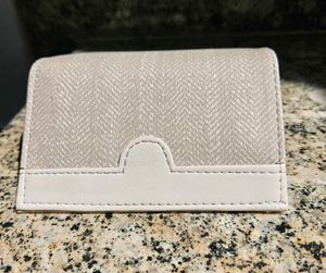 Beige Women&#39;s Wallet 30 % OFF