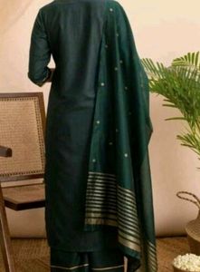 Green straight kurta set!