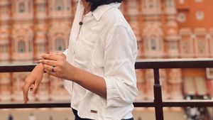 Oversized Stunning White Crop Shirt