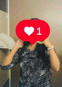 WOMEN&#39;S PRINTED RUFFLE TOP