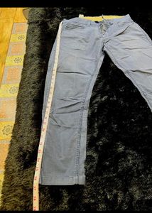 Levi’s Men’s Solid Slim Fit Trousers  || Colour -