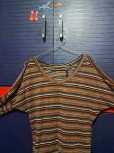 Arm Slit Design Top