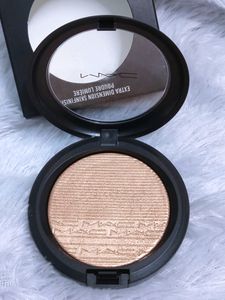 Luxe Brand Original MAC Highlighter