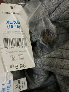 Pintresty new with tag 🏷️ Elegant Knit Button-Dow