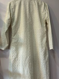 Selling Chikankari Kurti