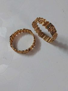 Vintage Gold Tone Bangle Set