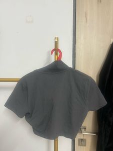H&amp;M crop Tee