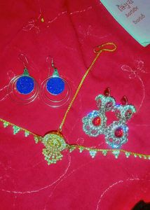 2 Pairs Of Earings Free With Rajputi Rakhdi