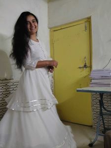 White Stylish Top And Skirt