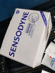New ✨ Sensodyne Paste 10 Qty