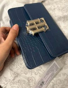 TH Sling Bag