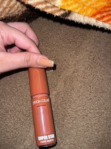 huda color super star matte lipgloss