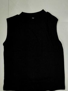 Sleeveless Mock Neck Top🖤