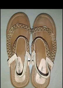 Sandal✨