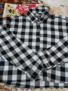 Women Chakred Crop Full Sleeve Shirt