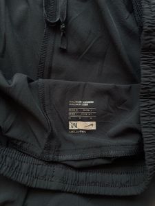 Nike Unisex Track Pant!