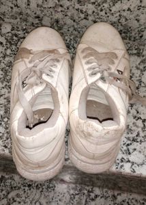 📢 Used Footwear for Sale – Size 7 (Affordable)