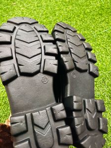 Chic Black Loafers with Gold Chain