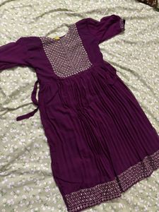 Elegant Purple Embroidered Kurta