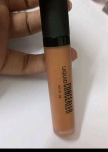 Lakme Vit C Superglow Concealer