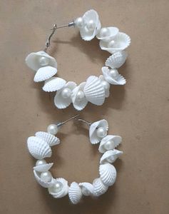 SEASHELL PEARL EARRINGS