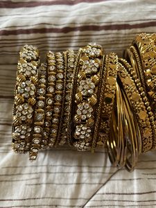 5 Set Bangles Full Box