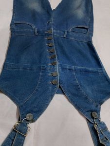 Versace Dangri For Womens 15-21 Age