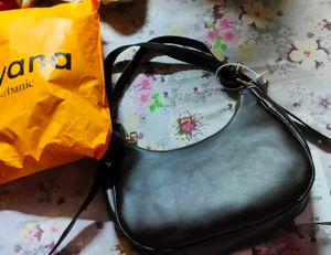 Savana Sling Bags With Adjustable Belt