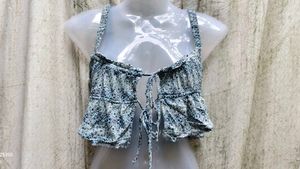CUTE YET SEXY Y2K TOP