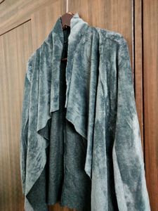 SALE 🛍️ Grey Velvet Fur Shrug