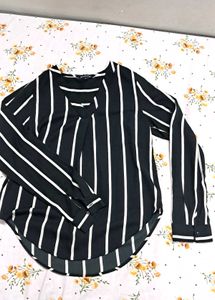 Harpa V-neck Long Sleeve Top