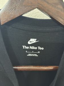 Nike Graphic Tee