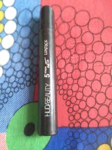 Huda Beauty 5 In 1 Matte Lipstick