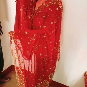 Heavy Embroidered Saari With Blouse