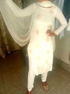 White Kurta Pent Set With Dupatta